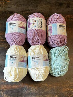 NWT 5+ Skeins Yarnspirations Bernat Baby Blanket Sparkle Yarn, Super Bulky 6